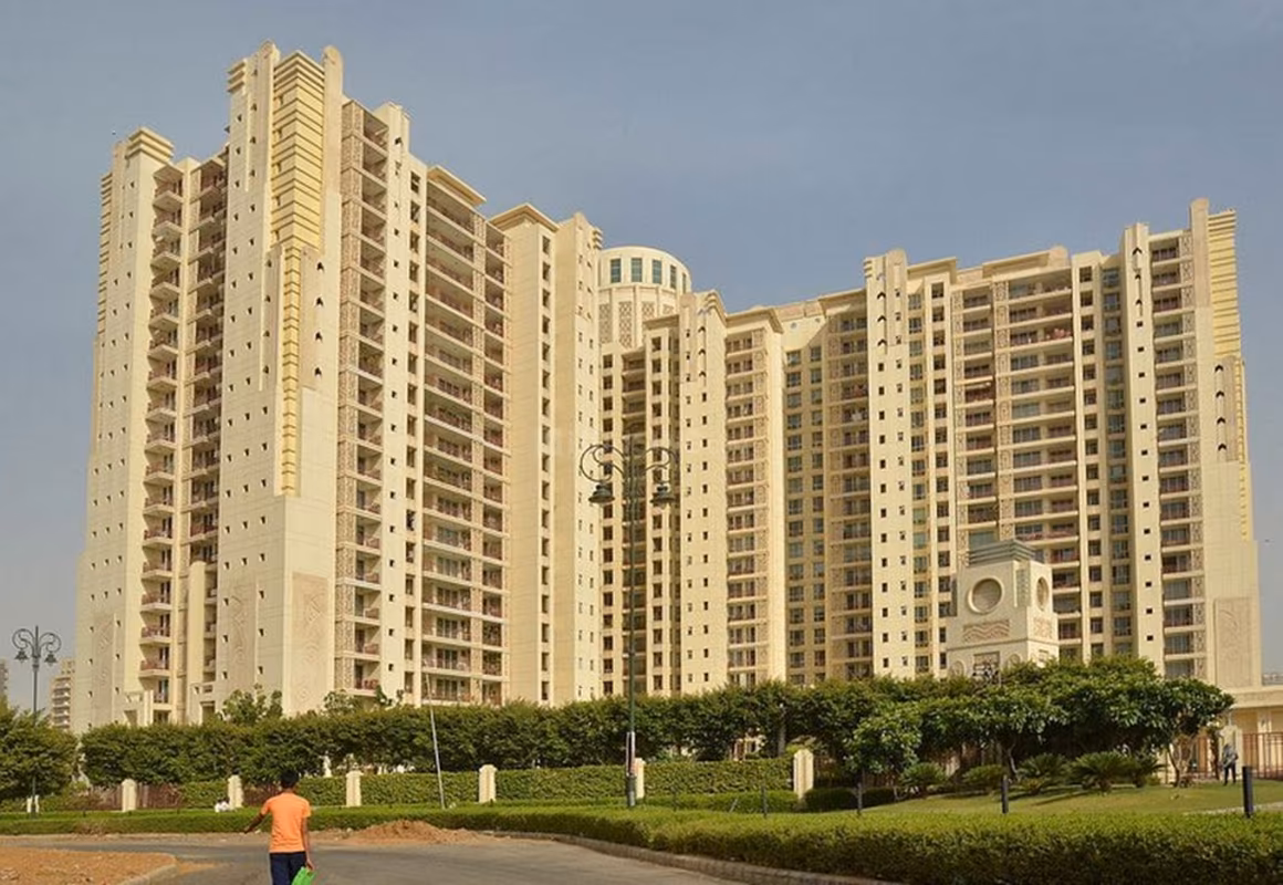 DLF Summit luxury apartments in Sector 54 Gurugram